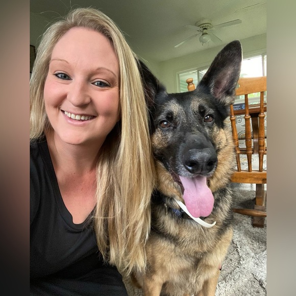 Meet your Posher, Amber - Picture 4 of 17